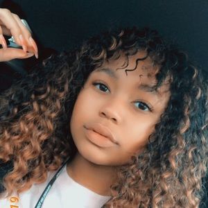 Meet your Posher, Siani